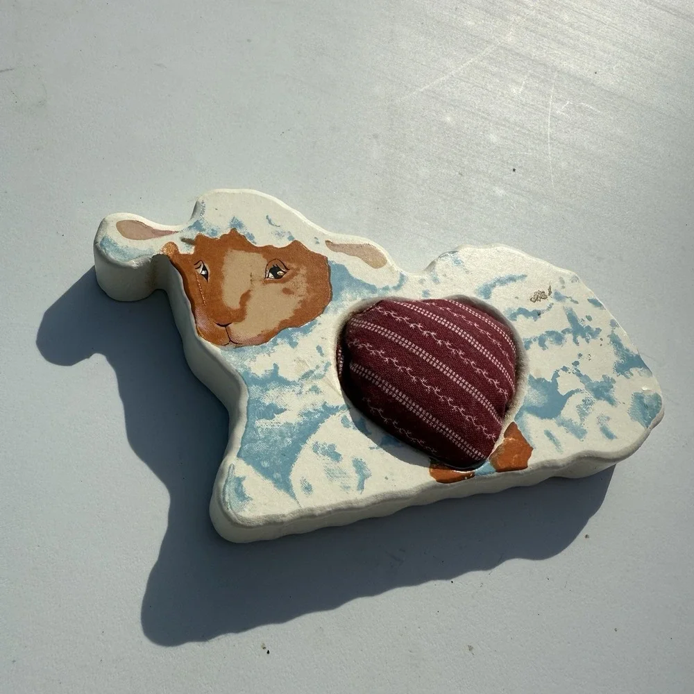VTG Wooden Lamb Pin Cushion‎ Cottage Core Primitive